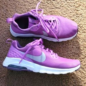Nike tennis shoes